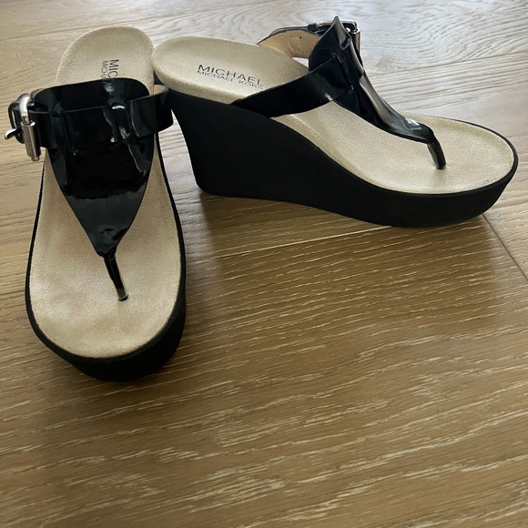 Michael Kors Wedge Sandal Black - lightly used - size 6 - Picture 2 of 5